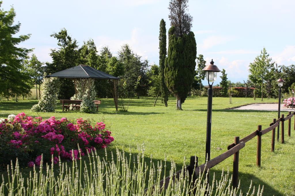 Agriturismo Tenuta Regina - Glamping luxury lodges Palazzolo dello Stella Bagian luar foto
