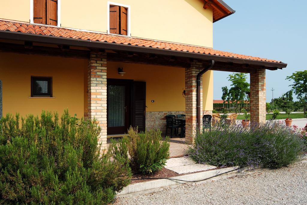 Agriturismo Tenuta Regina - Glamping luxury lodges Palazzolo dello Stella Bagian luar foto
