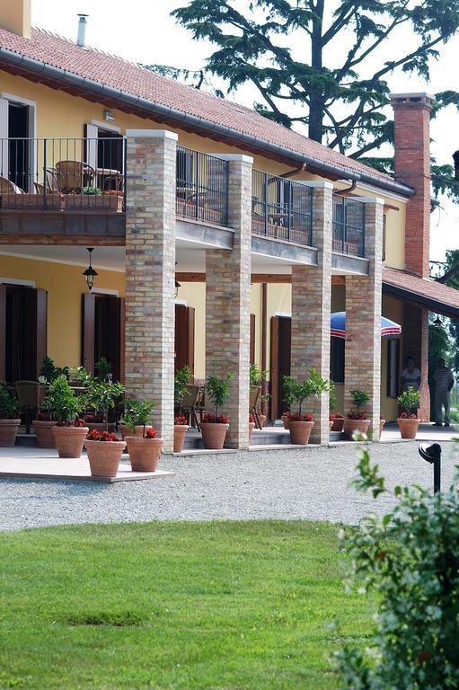 Agriturismo Tenuta Regina - Glamping luxury lodges Palazzolo dello Stella Bagian luar foto