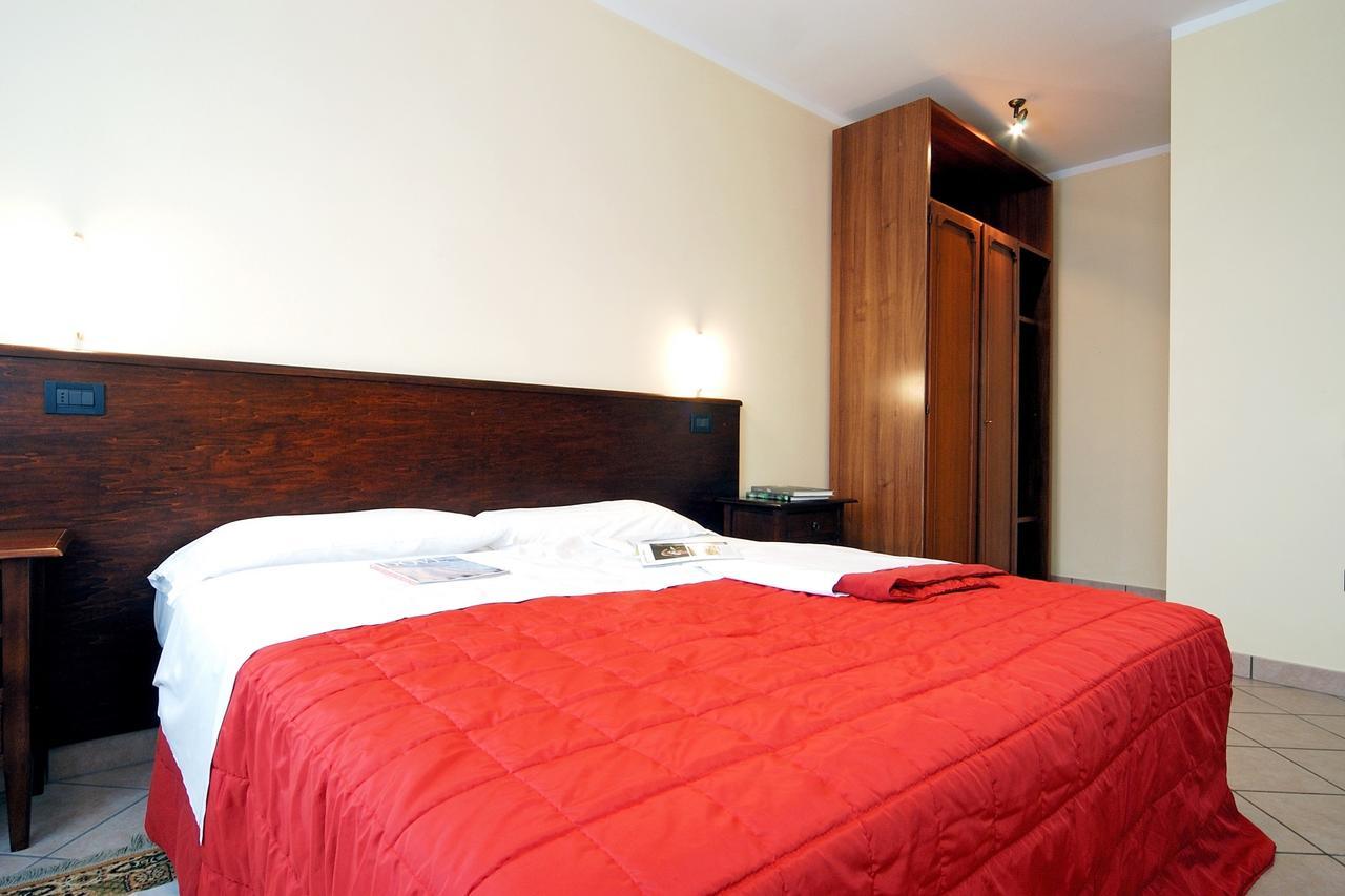 Agriturismo Tenuta Regina - Glamping luxury lodges Palazzolo dello Stella Bagian luar foto
