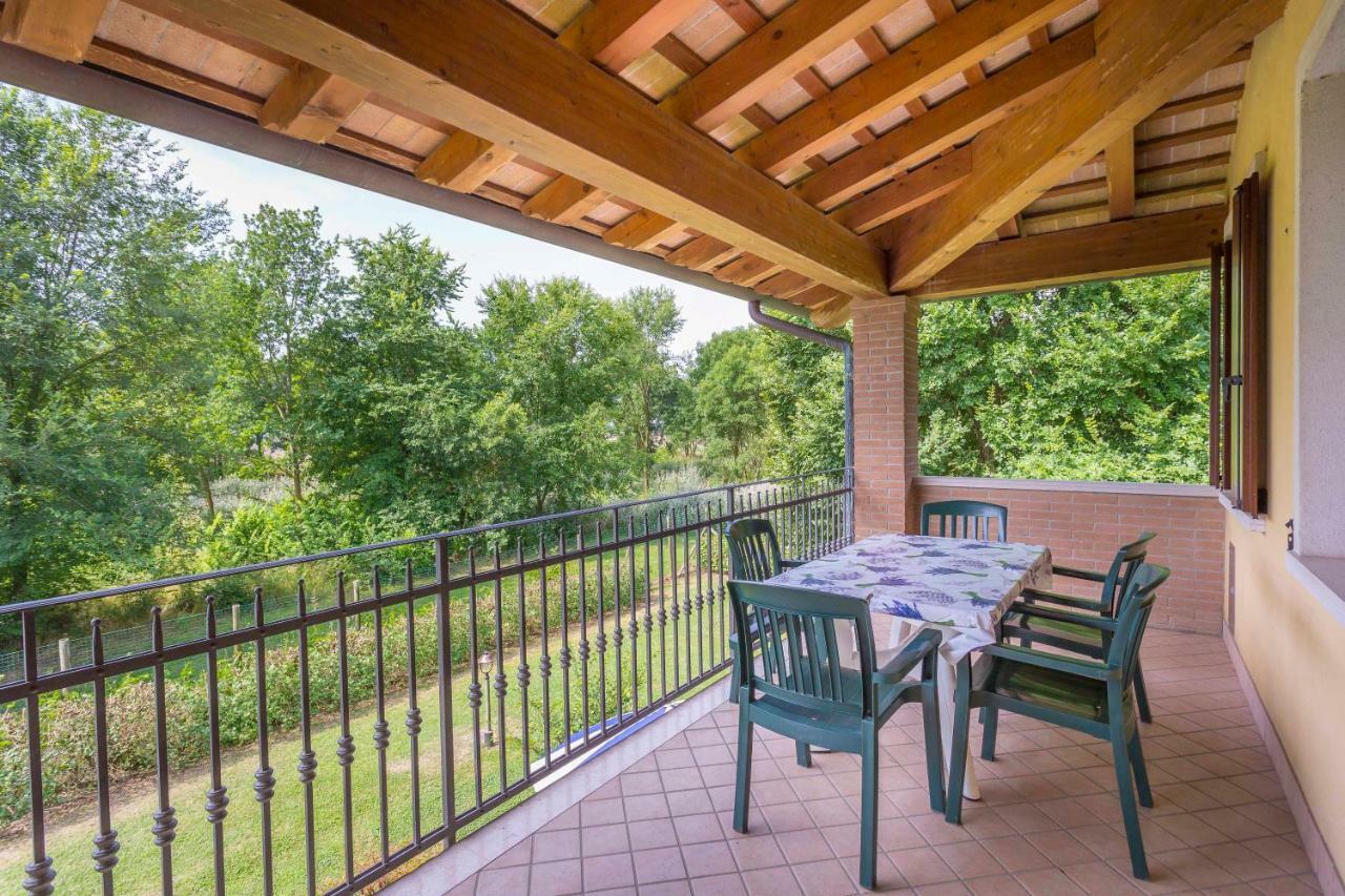 Agriturismo Tenuta Regina - Glamping luxury lodges Palazzolo dello Stella Bagian luar foto