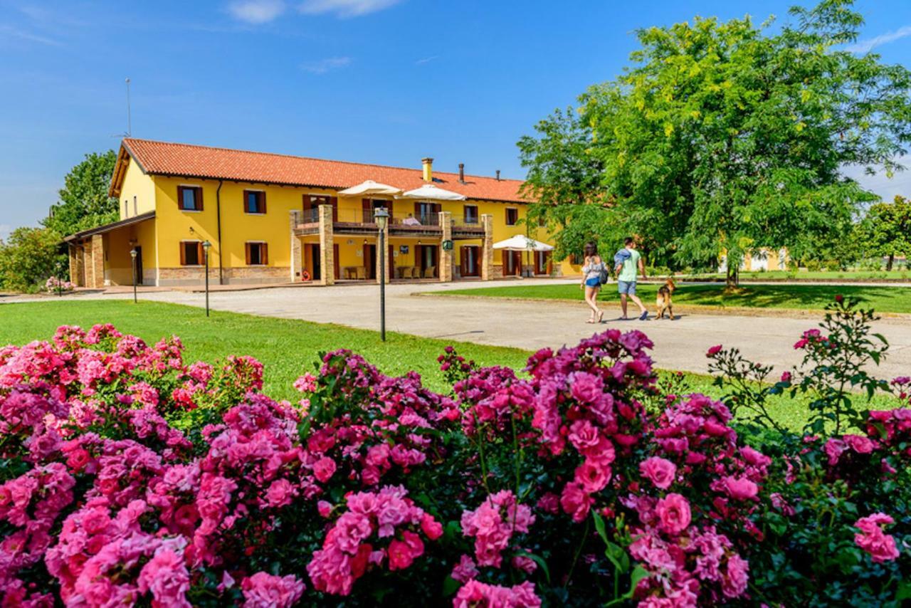 Agriturismo Tenuta Regina - Glamping luxury lodges Palazzolo dello Stella Bagian luar foto