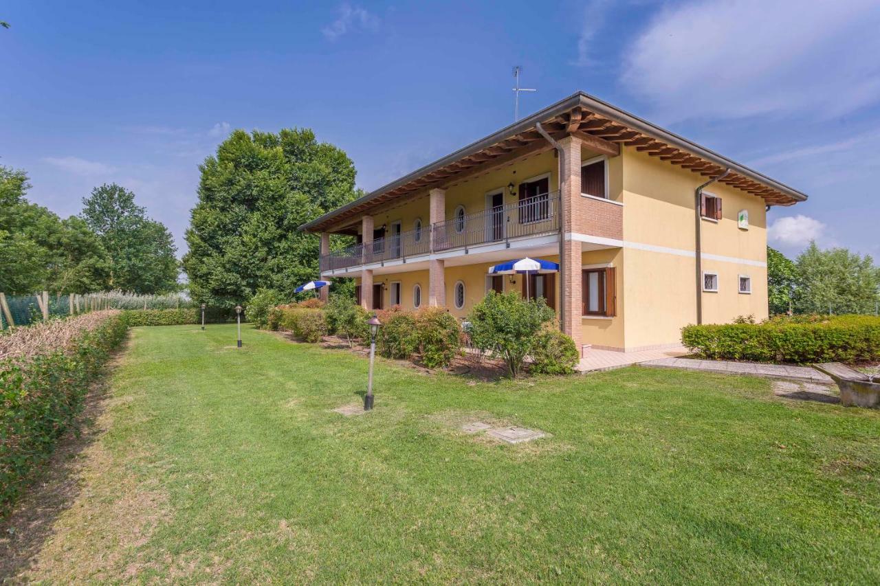 Agriturismo Tenuta Regina - Glamping luxury lodges Palazzolo dello Stella Bagian luar foto