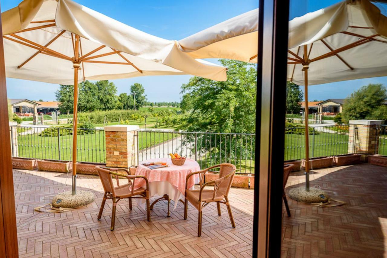 Agriturismo Tenuta Regina - Glamping luxury lodges Palazzolo dello Stella Bagian luar foto