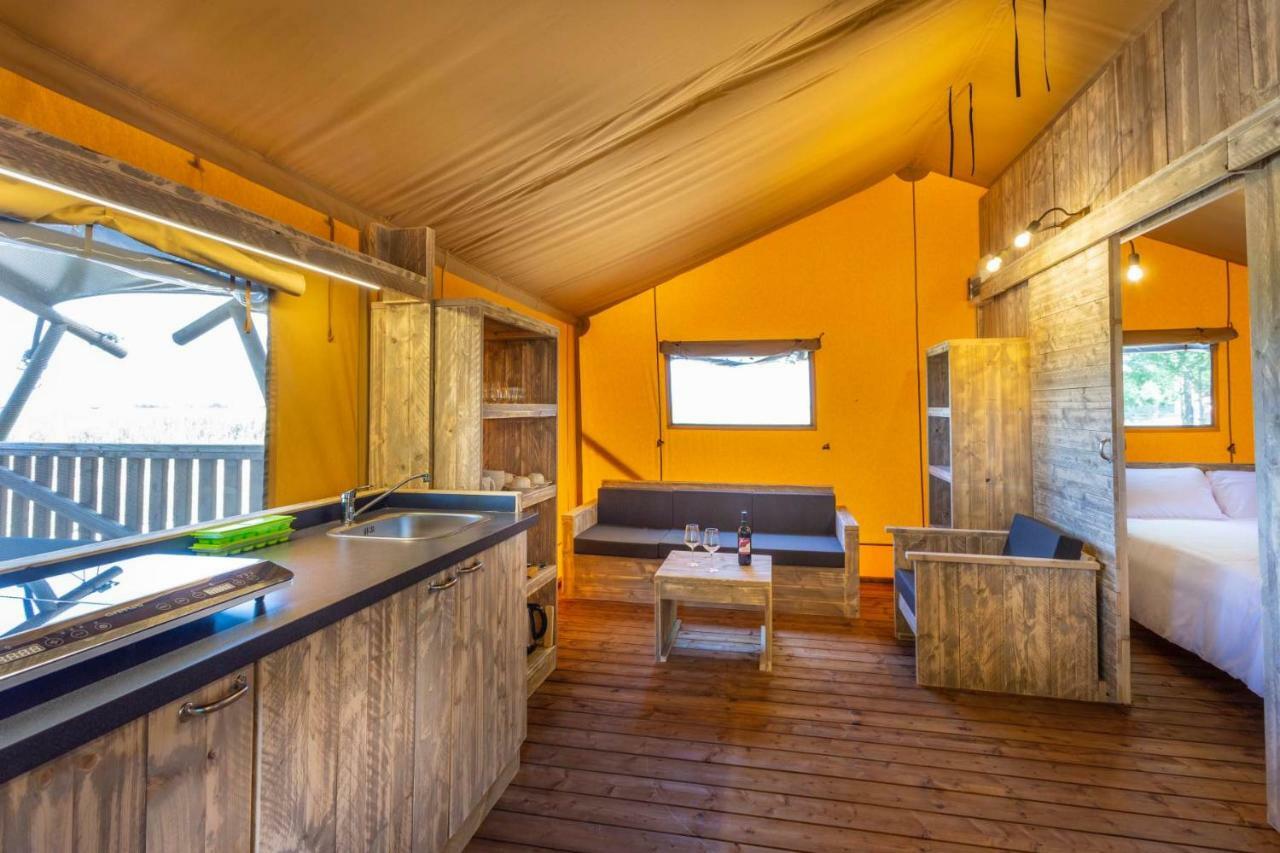Agriturismo Tenuta Regina - Glamping luxury lodges Palazzolo dello Stella Bagian luar foto